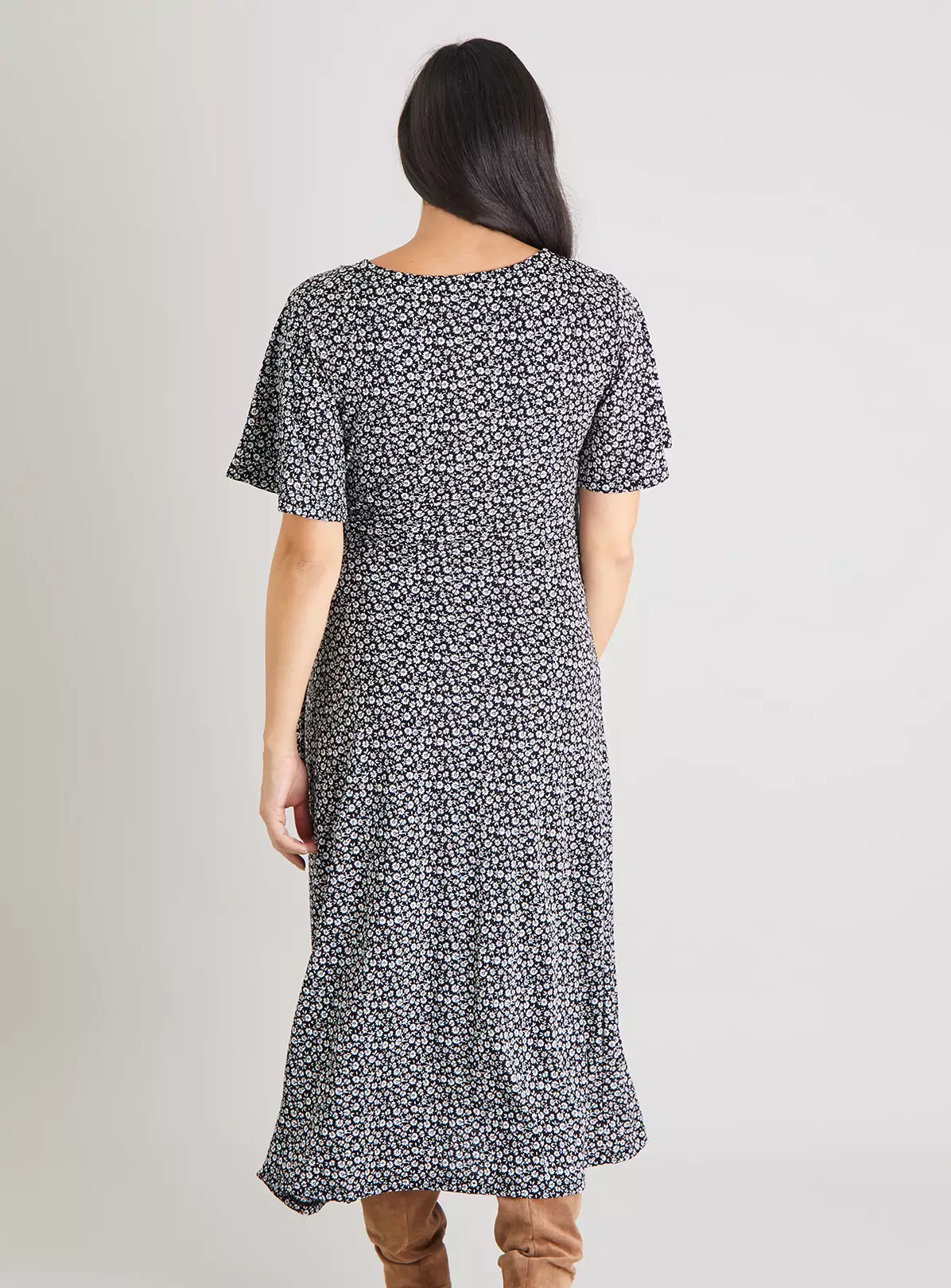 MATERNITY Mono Ditsy Floral Wrap Midi Dress - 22 6 MATERNITY Mono Ditsy Floral Wrap Midi Dress - 22 - Image 4