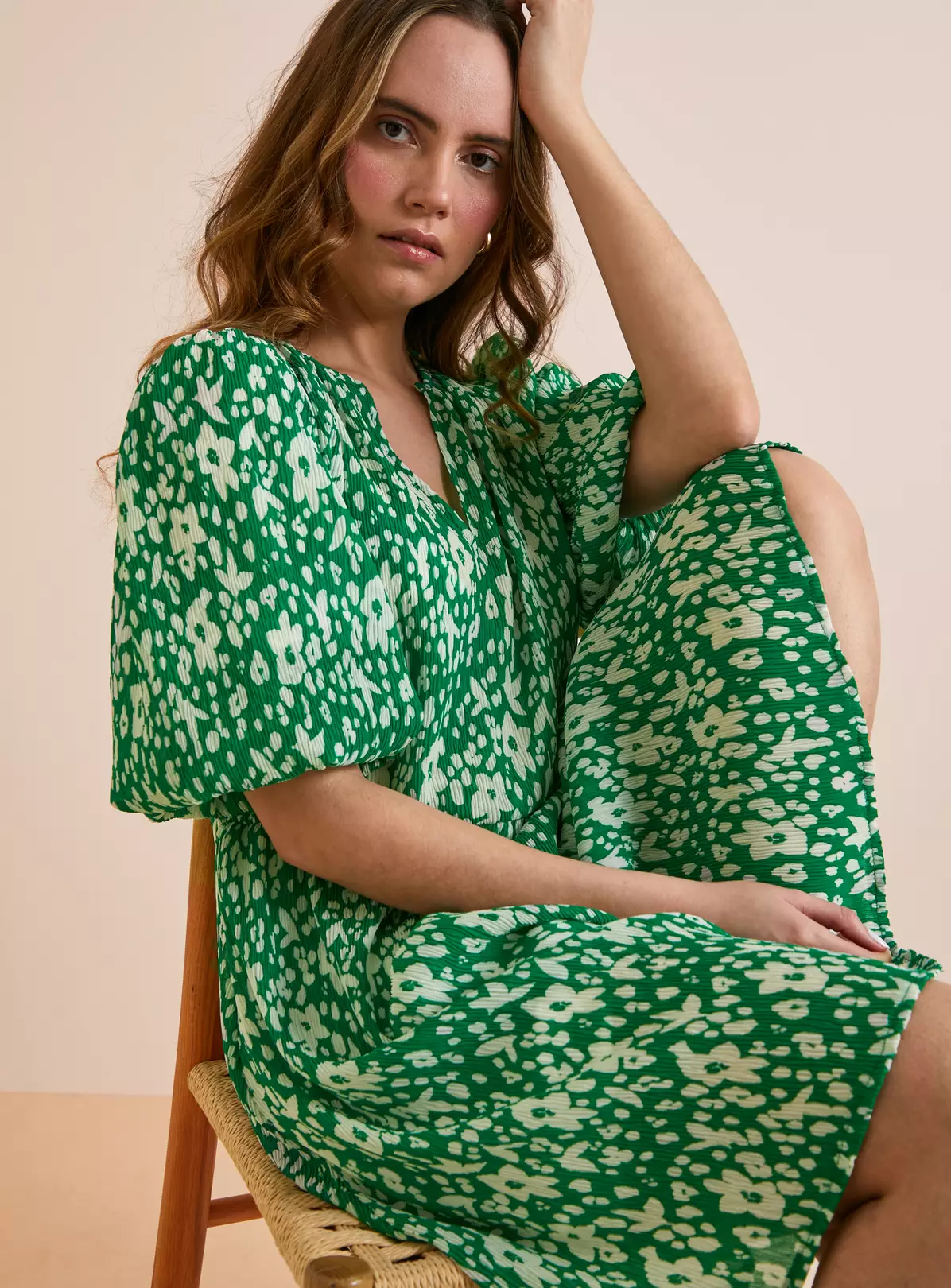 Everbelle Green Floral Plisse Mini Dress 18 4 Everbelle Green Floral Plisse Mini Dress 18 - Image 2