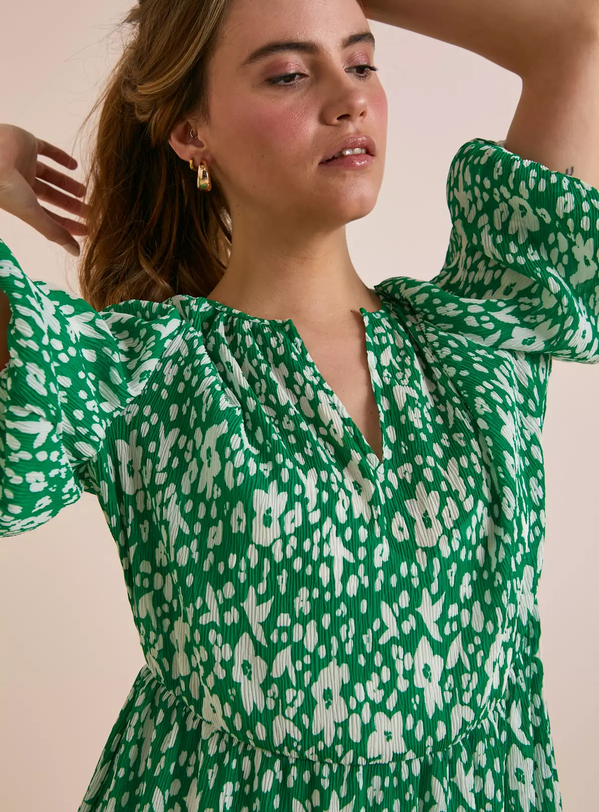 Everbelle Green Floral Plisse Mini Dress 18 6 Everbelle Green Floral Plisse Mini Dress 18 - Image 4