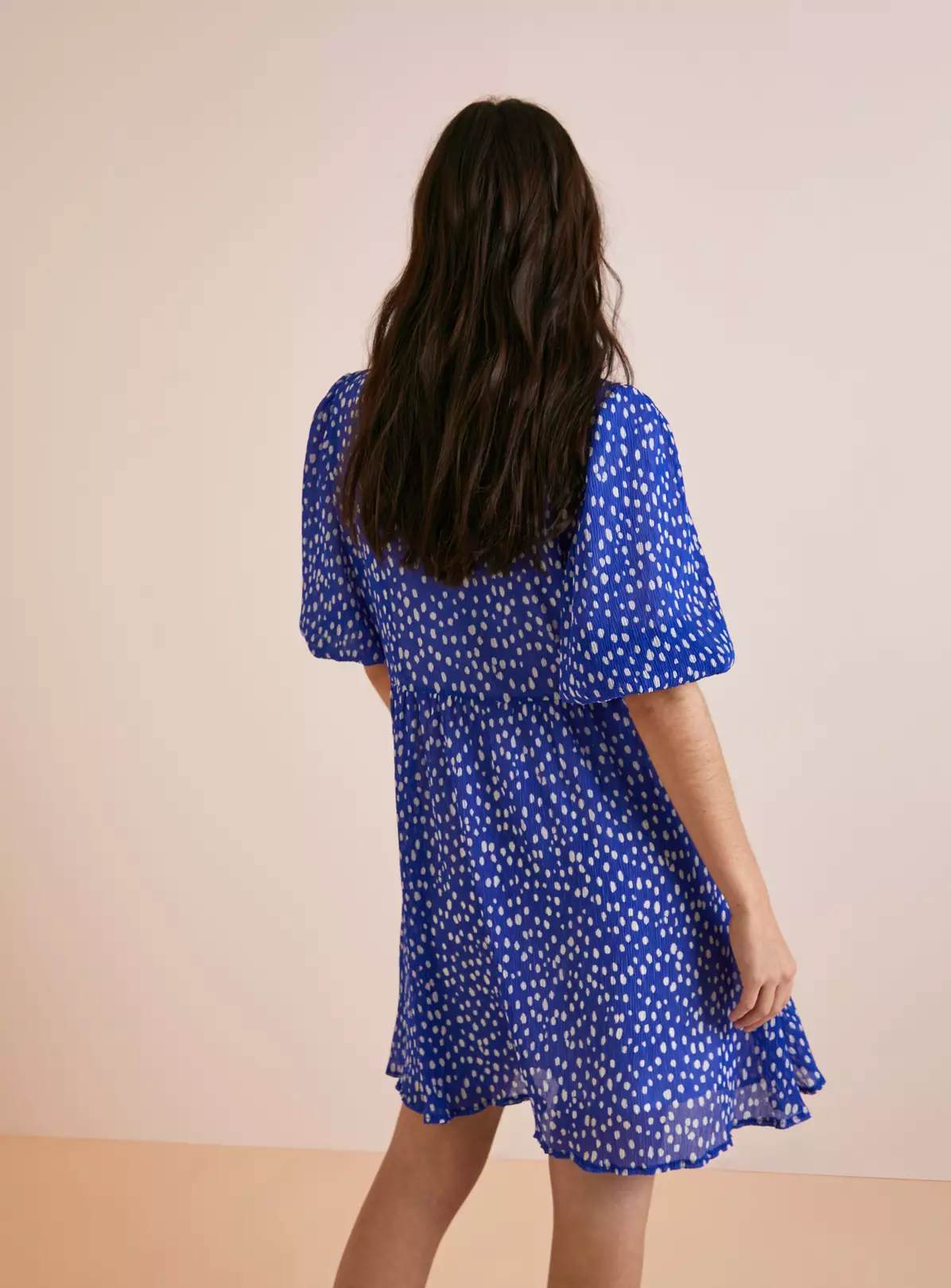 Everbelle Blue Dotty Plisse Mini Dress 18 5 Everbelle Blue Dotty Plisse Mini Dress 18 - Image 3
