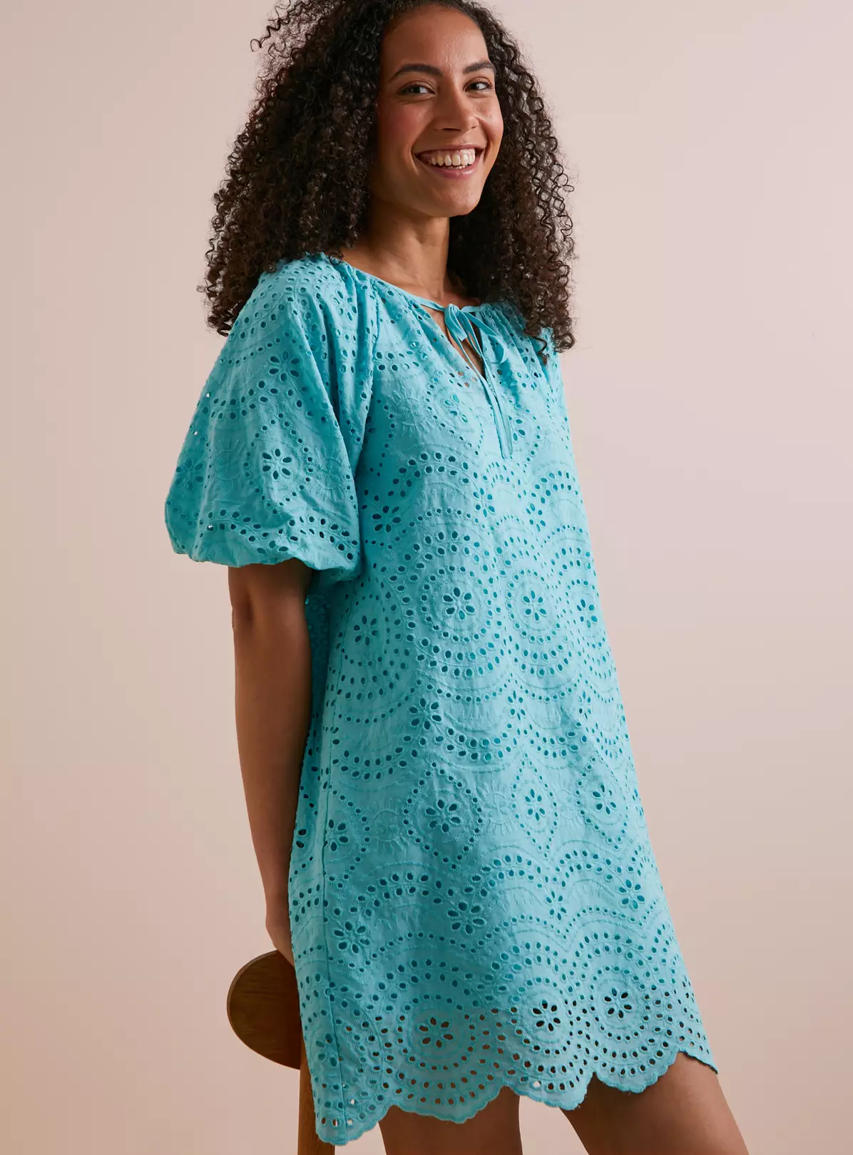 Everbelle Blue Broderie Mini Dress 18 6 Everbelle Blue Broderie Mini Dress 18 - Image 4