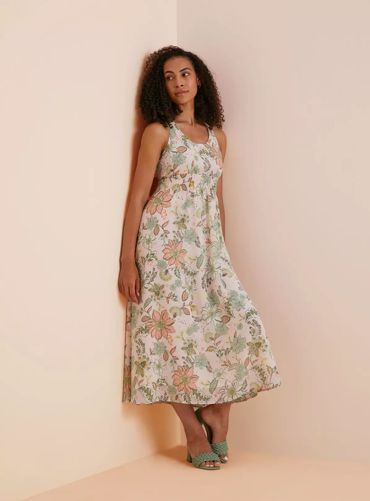 Everbelle Floral Backless Midi Dress 6 5 Everbelle Floral Backless Midi Dress 6 - Image 3