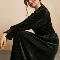 EVERBELLE Black Velvet High Neck Dress 18 -Chic Elixir Sales Store tuc143035788 Black R Z002A 1