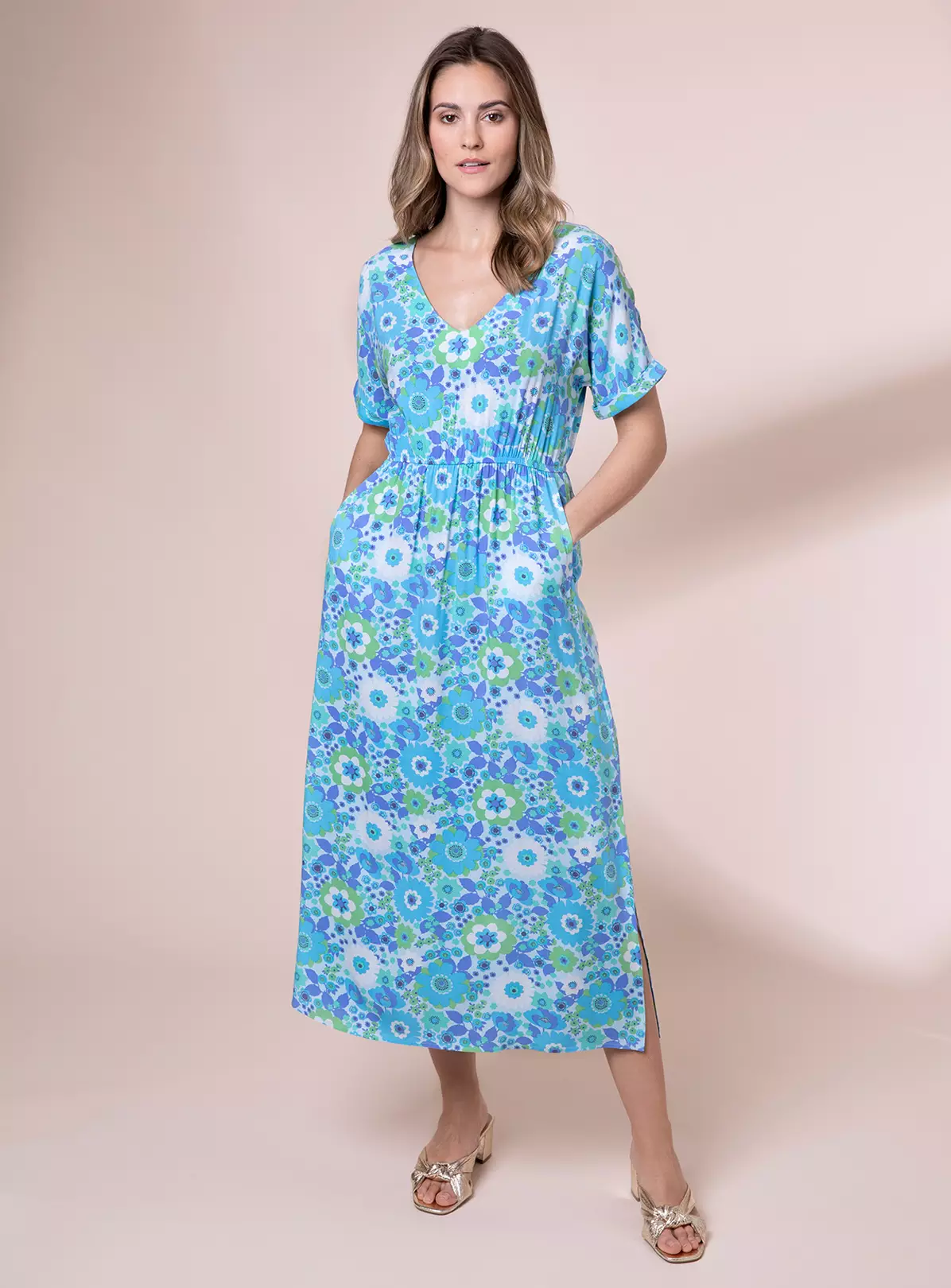 ANORAK Nostalgic Flower EcoVero Short Sleeve Midi Dress 22 3 ANORAK Nostalgic Flower EcoVero Short Sleeve Midi Dress 22