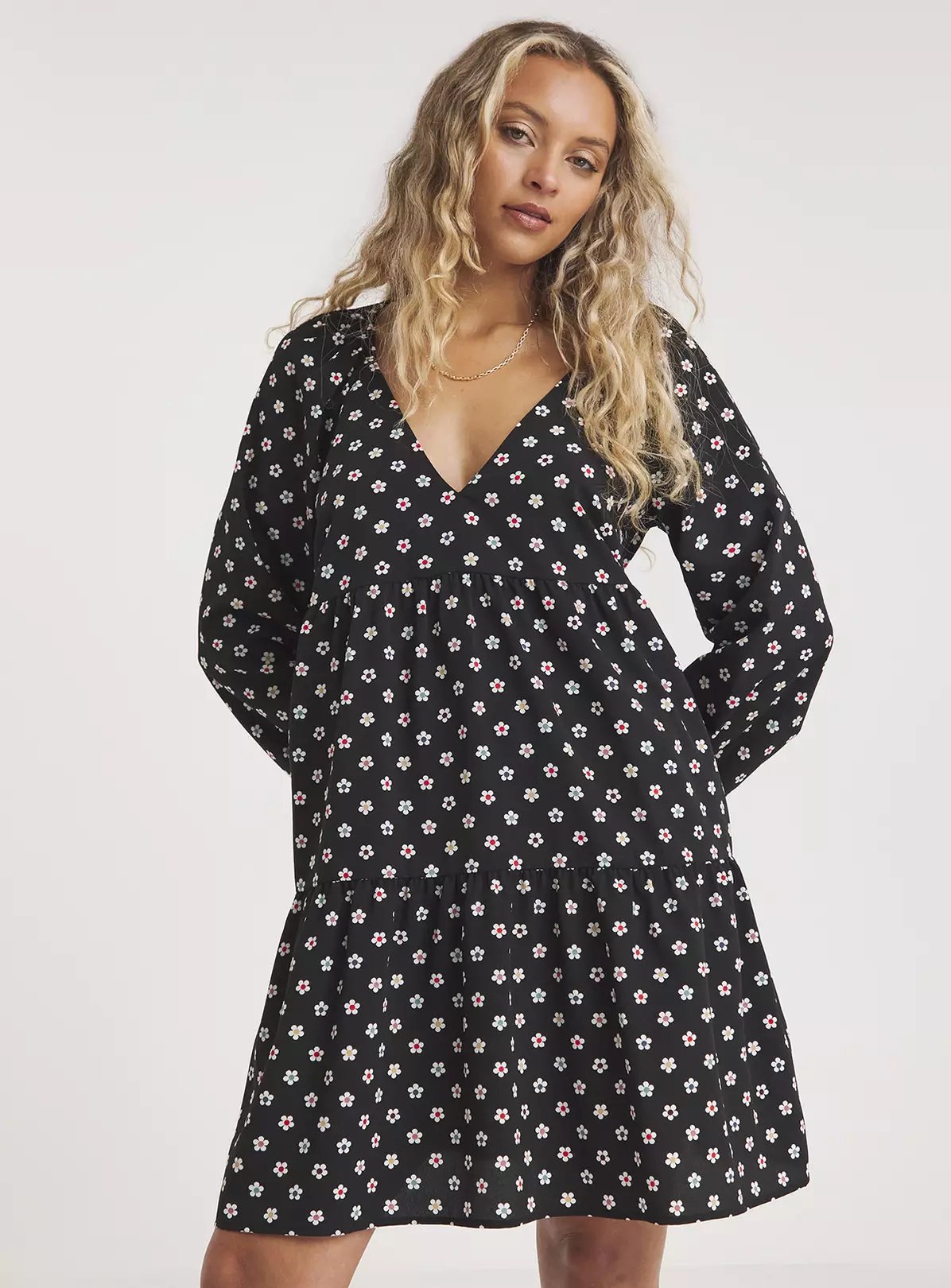 SIMPLY BE Black Floral Tiered Smock Dress 10 5 SIMPLY BE Black Floral Tiered Smock Dress 10 - Image 3