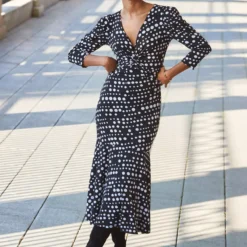 SOSANDAR Black White Twist Front Midi Dress 14 -Chic Elixir Sales Store tuc144545106 Mono R Z005A 1