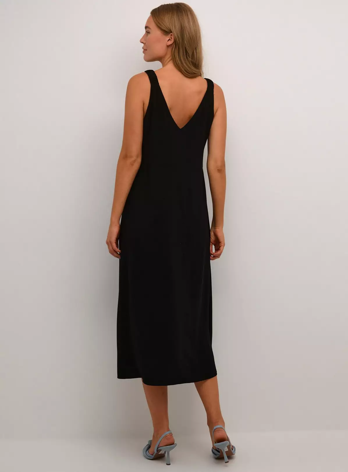 KAFFE Nora Sleeveless V Neck Midi Dress 18 6 KAFFE Nora Sleeveless V Neck Midi Dress 18 - Image 4