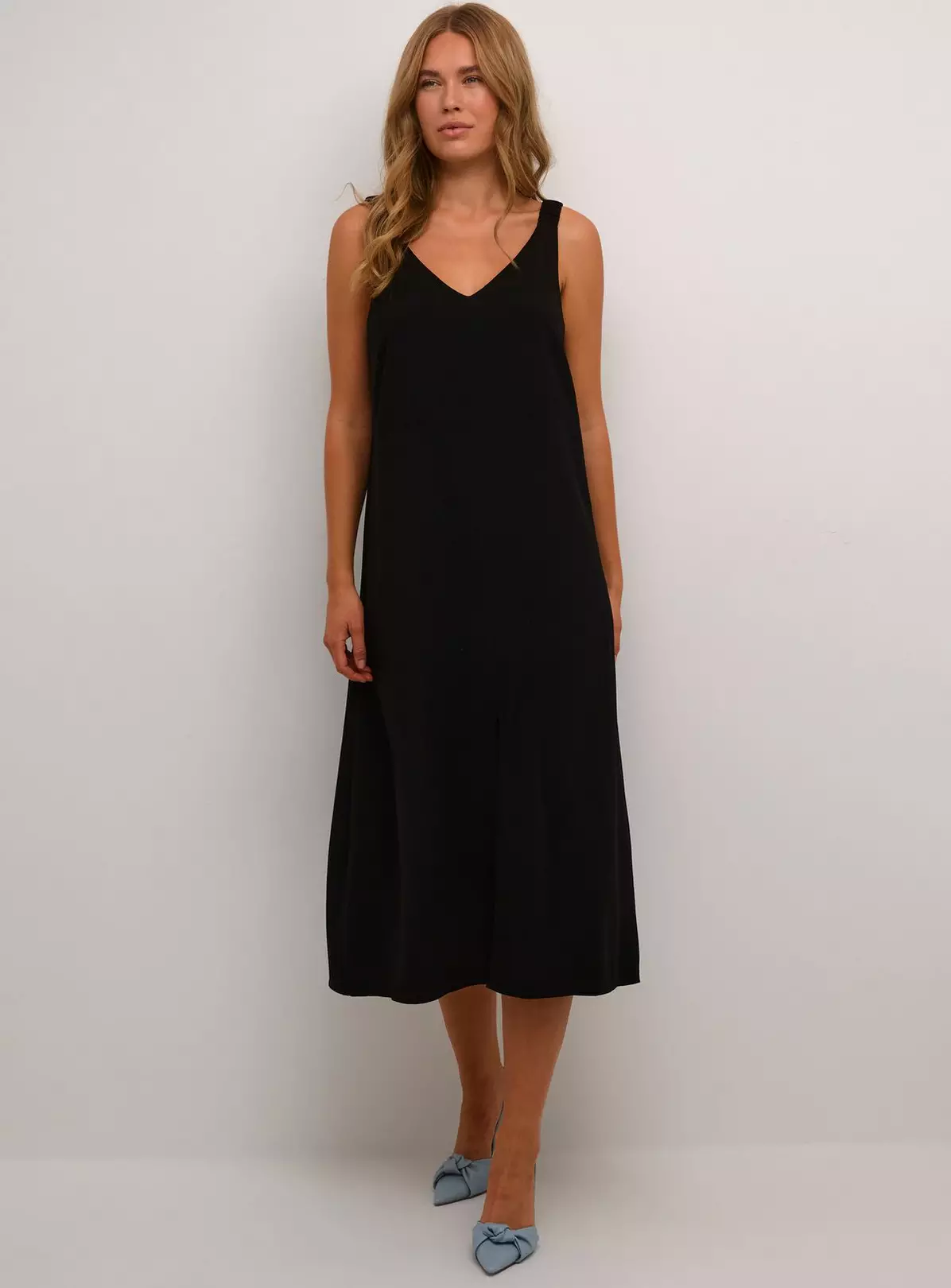 KAFFE Nora Sleeveless V Neck Midi Dress 18 3 KAFFE Nora Sleeveless V Neck Midi Dress 18